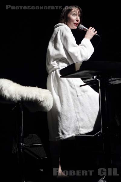 JEANNE CHERHAL - 2010-03-09 - PARIS - Le Bataclan - 